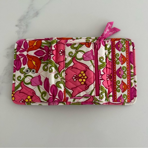 Pink Floral Trifold Vera Bradley Wallet - Picture 5 of 6